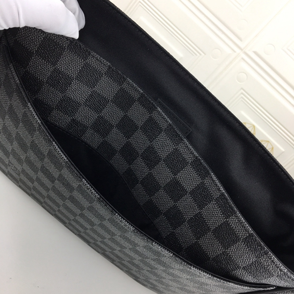 ルイヴィトンバッグ着用イメージ